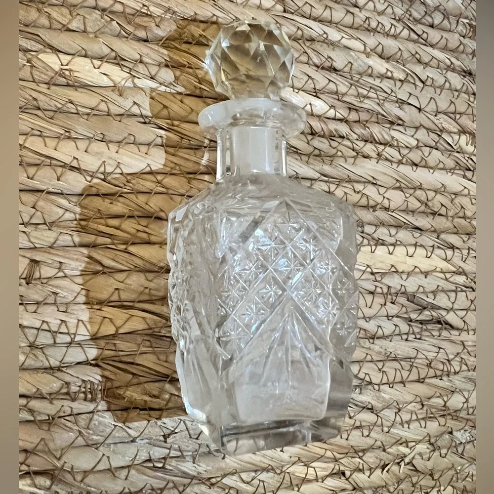 ANTIQUE AMERICAN GLASS CRYSTAL COLOGNE PERFUME BOTTLE.